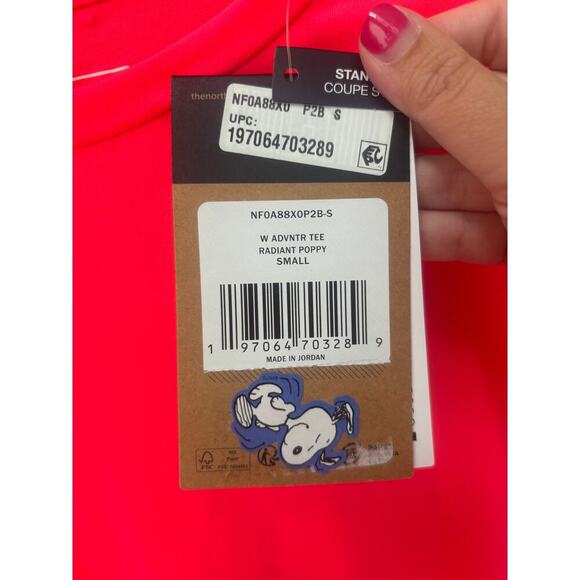 The North Face Women's Radiant Poppy Adventure Tee Size S - Picture 5 of 5